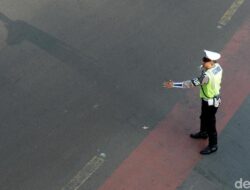 **Besok Long Weekend, 100 Polisi Siagakan Jalur Puncak untuk Lalu Lintas Lancar**