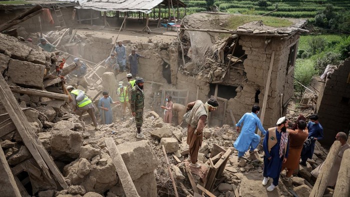 **Korban Gempa Afghanistan Mencecap 2.205 Tewas dan 3.640 Terluka: Kekuatan M 6.0 Guncang Wilayah Timur**