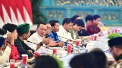 “30 Mahasiswa Temui Mensesneg dan Mendikti: Apa yang Dipertaruhkan di Istana Hari Ini?”