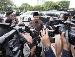 “Mensos Jelaskan Bansos untuk Korban Unjuk Rasa: Apa yang Sebenarnya Terjadi di Balik Layar?”