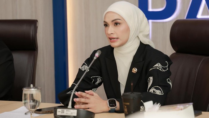 PAN Setuju Hapus Tunjangan DPR, Tuntutan Rakyat Deadline 17 Memicu Perdebatan