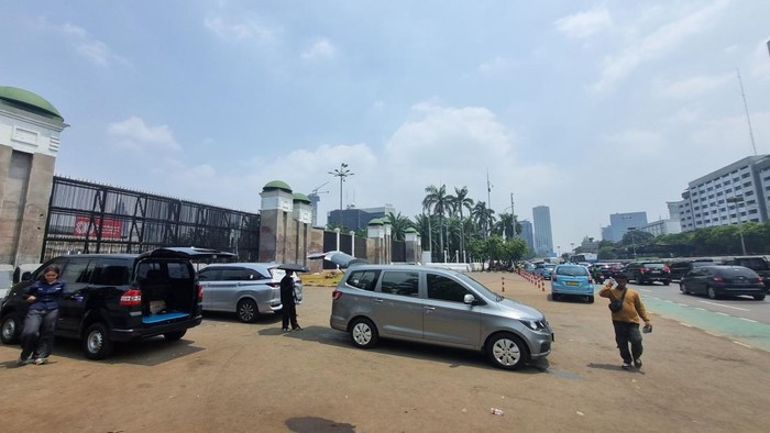 **Deadline 17 Tuntutan Rakyat Hari Ini, Kondisi Dekat DPR Tetap Damai**