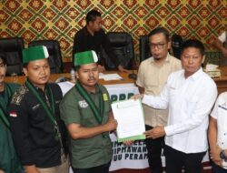 “DPRD Pelalawan Terima Aspirasi Mahasiswa HMI, Polisi Apresiasi Unras Damai”