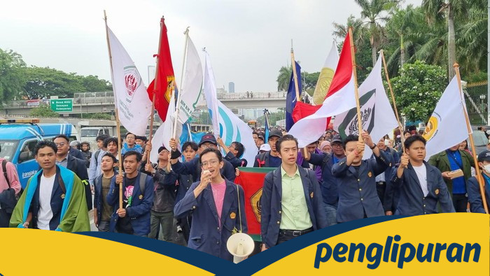 Massa Mahasiswa Depan DPR: 17 Tuntutan Rakyat atau Batal?