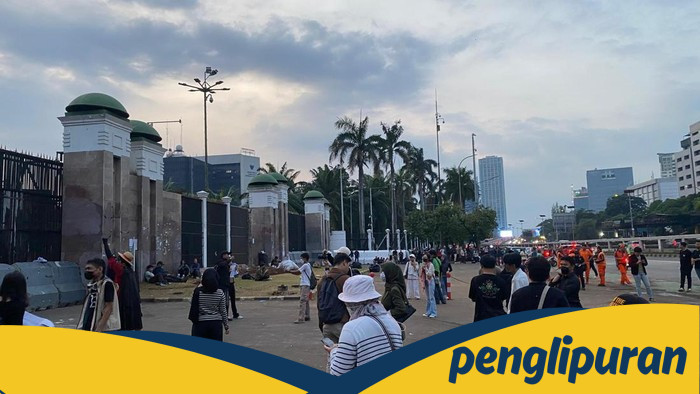 Massa Mahasiswa 17+8 Resmi Bubarkan Diri dari DPR, Aksi Piknik di Depan Gedung Selesai