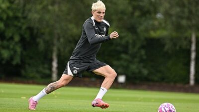 “Garnacho Langsung Digembleng Chelsea, Begini Reaksinya: Apakah Ini Tanda Perubahan Besar di The Blues?”