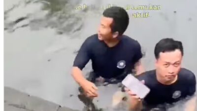 **Gara-gara iPhone Warga, Damkar Depok Diminta Kuras Kolam Ikan** – Kisah Ngeri di Balik Teknologi Modern | [Link Berita](#)