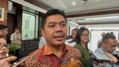 Wamensesneg Juri Ardiantoro Janjikan Tindak Lanjut atas Tuntutan 17+8, Apa yang Terjadi Berikutnya?