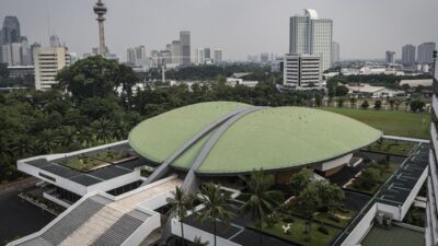 [Langkah DPR Potong Tunjangan dan Fasilitas, Masyarakat Bersorak]