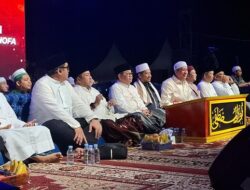 Hujan Tak Hentikan Jakarta Bersholawat, Pramono-Rano Karno Hadir di Monas