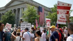 Warga AS Berdemo Ganas, Tolak Pengerahan Garda Nasional di Washington