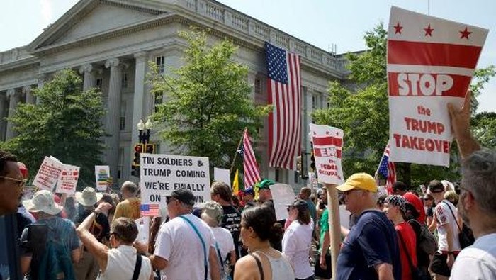 Warga AS Berdemo Ganas, Tolak Pengerahan Garda Nasional di Washington