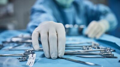 Dokter Bedah Dijatuhi Hukuman karena Penipuan Asuransi dan Amputasi yang Tidak Benar