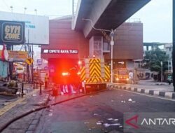 Jalan Fatmawati di Stasiun MRT Cipete Ditutup Karena Kebakaran Ruko, Petugas Masih Pendinginan
