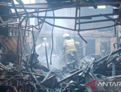 Kebakaran Meneror Jalan Fatmawati, Food Court Terhangus, Kerugian Rp 1,2 M