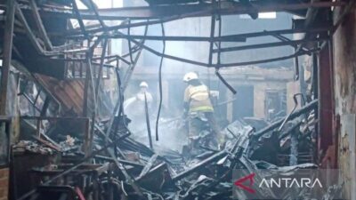 Kebakaran Meneror Jalan Fatmawati, Food Court Terhangus, Kerugian Rp 1,2 M