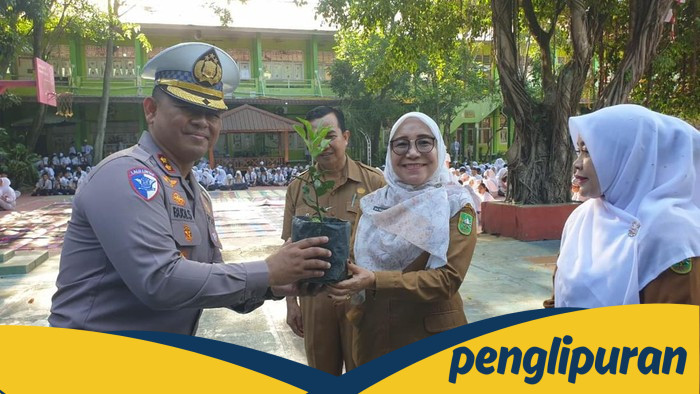 Polantas Riau Ajak Siswa SMA Jadi Penjaga Alam dengan Tanam Pohon dan Helm Sehat