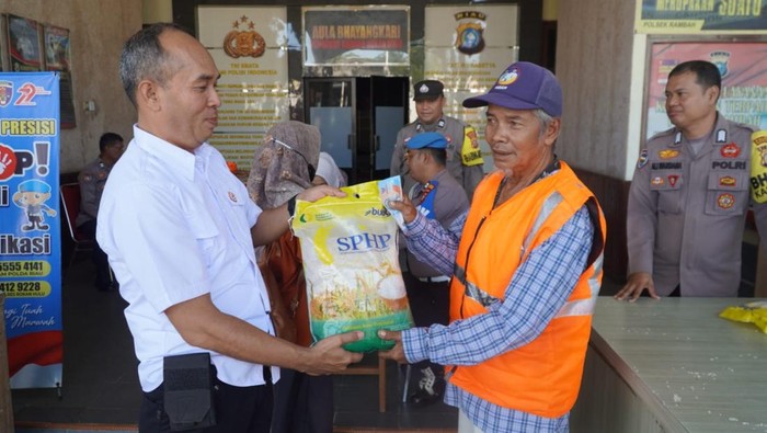 **Warga Rohul Bersambut Antusias, 800 Karung Beras dalam Bazar Pangan Murah Ludes dalam Hitungan Jam**