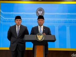 **Mensesneg Ungkap Alasan Prabowo Reshuffle Kabinet: Evaluasi Terus-menerus, Ini Langkah Presiden**