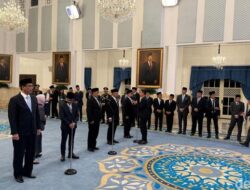 Prabowo Resmi Lantik Gus Irfan Jadi Menteri Haji, Dahnil Wamen: Redaksi Ini Menarik Perhatian!
