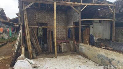 **”Guru Honorer di Pandeglang Banten: Menyongsong Hari dalam Rumah Tak Layak Huni”**