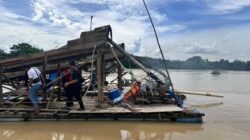 **Drone Polda Riau Ungkap Misteri Puluhan Rakit PETI di Sungai Kuantan**