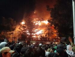 “32 Tersangka Ditemukan di Balik Api Gedung DPRD Sulsel, Termasuk 5 Anak Muda!”