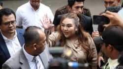 “Lisa Mariana Lagi-lagi Mengajukan Tunda Pemeriksaan Kasus Pencemaran Nama Baik RK, Apa yang Terjadi?”