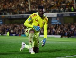“André Onana Cabut dari MU, Rio Ferdinand Bersyukur atas Keputusan yang Mengejutkan”