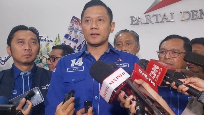 AHY Ungkap Isi Obrolan Gibran dan SBY di Cikeas: Apa yang Mereka Sembunyikan?