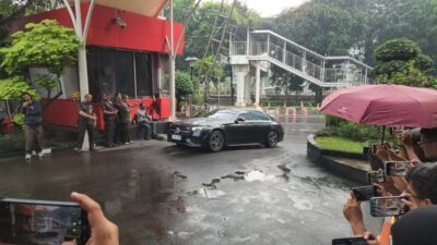 **Dua Mobil Mercy dan BAIC yang Sempat Dipindah Usai OTT, Kini Diserahkan ke KPK**