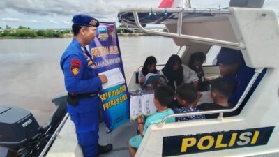“Pustaka Apung Polairud Polres Siak: Menyelamatkan Generasi Muda dari Kebodohan dengan Literasi”