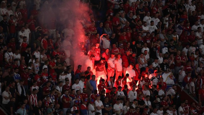 **Inggris Hadapi Dua Tantangan Berat di Kandang Serbia: Lawan dan Fansnya**