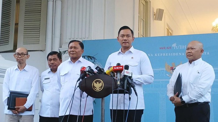 **Menko AHY Sampaikan Strategi Integrasi Tanggul Laut dan Mangrove di Pantura Jawa**