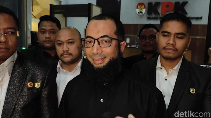 **Diperiksa KPK 7 Jam lebih, Khalid Basalamah Terkuak Sebagai Korban Travel Lain!**