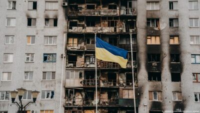 “Rusia Menyerang, Tragedi 24 Warga Ukraina yang Sedang Cairkan Dana Pensiun Tewas”