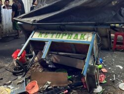Depok Dalam Kericuhan, Pria Rusak Gerobak Penjual Ketoprak Karena Dituding Kurang Bayar!