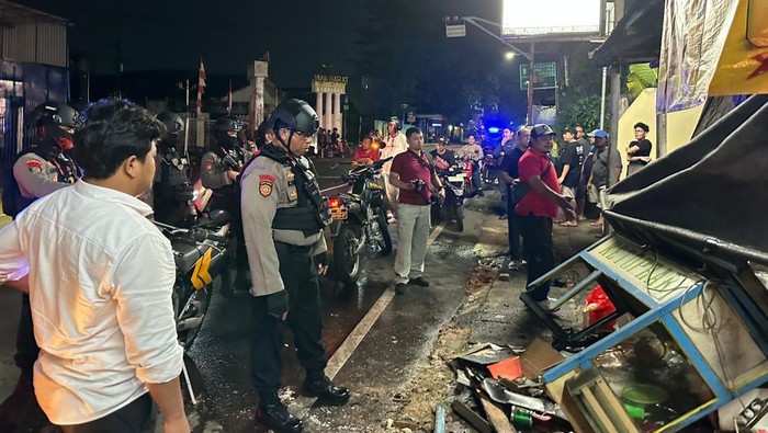 Pria Depok Rusak Gerobak Penjual Ketoprak, Ditangkap Polisi!