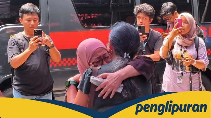 Ibu Delpedro Minta Klarifikasi di Polda Metro: