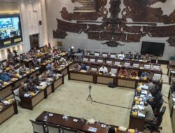 Komisi XI DPR Sambut Menkeu Purbaya, Sampaikan Prihatin Rumah Srimul Dijarah – Alternatif 1