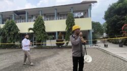 Atap SMK Cileungsi Ambruk, Siswa Bogor Belajar dari Rumah Sementara
