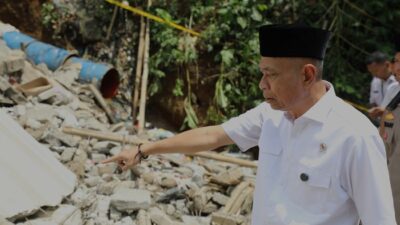 Wamensos Serahkan Santunan Kematian, Masyarakat Bogor Berharap Solusi Gedung Aman