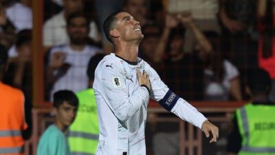 Ronaldo Terkejut! Fans Diminta Swafoto, Ini Reaksinya yang Mengejutkan