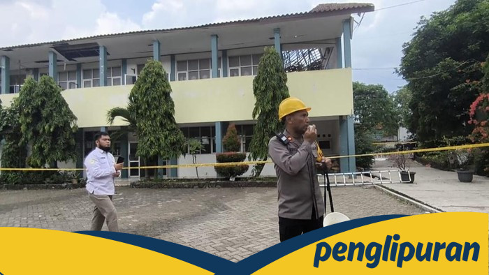 Atap SMK Cileungsi Ambruk, Siswa Bogor Terpaksa Belajar Daring Hingga Esok