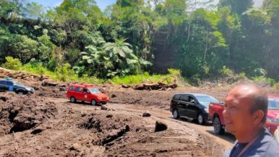[Kemensos Salurkan Bantuan Korban Banjir Bandang Nagekeo NTT]