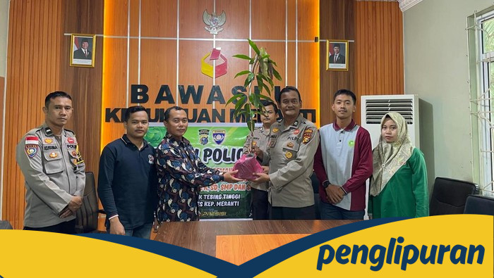 Tanam Pohon, Bawaslu dan Perpustakaan di Meranti Dukung Green Policing: Solusi Eksklusif untuk Lingkungan yang Lebih Baik