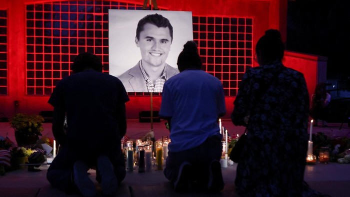 FBI Berburu Pembunuh Charlie Kirk, Imbalan Rp 1,6 M Dijagokan!