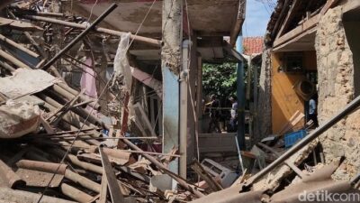 [Ledakan Misterius di Pamulang: Potret Rumah-rumah yang Hancur dalam Sekejap!]