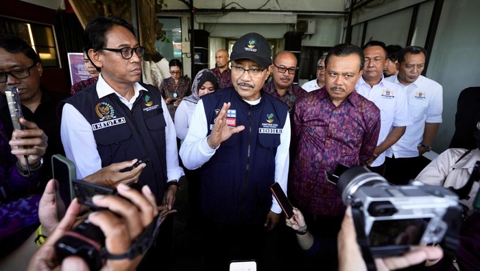 **Mensos Jenguk & Serahkan Santunan untuk Korban Banjir Bali, Menyatakan Dukungan Penuh dari Pemerintah**