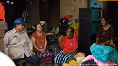 Prabowo Subianto Dampingi Warga Banjir Denpasar, Curi Perhatian Netizen